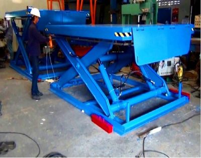 Bàn nâng thủy lực 5 tấn cao 1,7m nâng mạnh mẽ