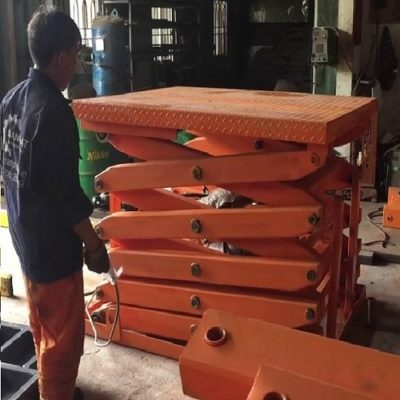 Bàn nâng điện 1 tấn cao 5m có sẵn tại Hưng Việt