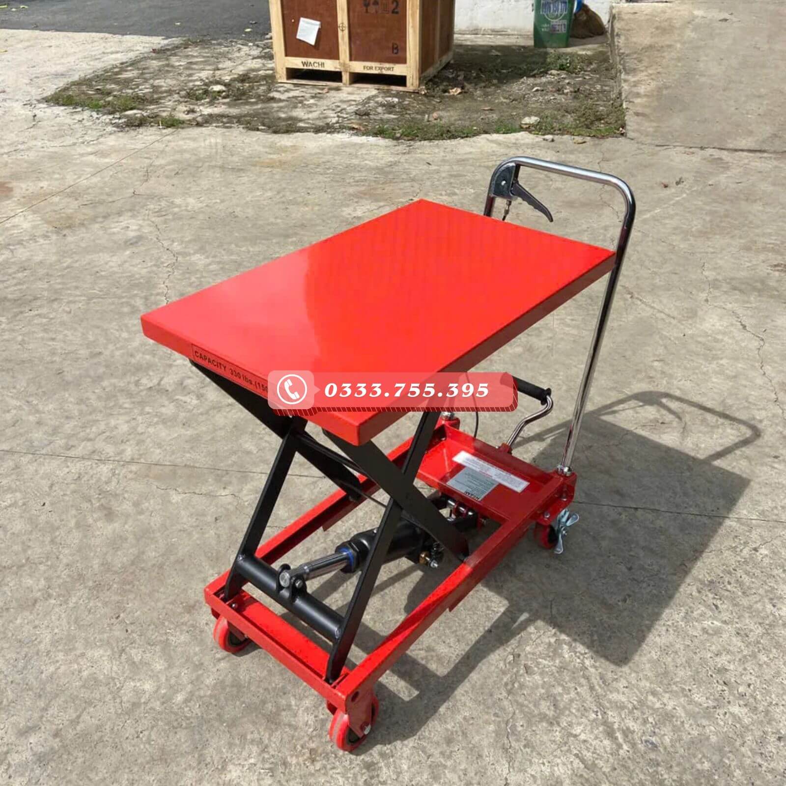 Thiết kế có bàn nâng cực tiện lợi, nâng được nhiều loại hàng hóa.