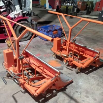 Hai xe nâng xúc cuộn Hưng Việt Chế Tạo